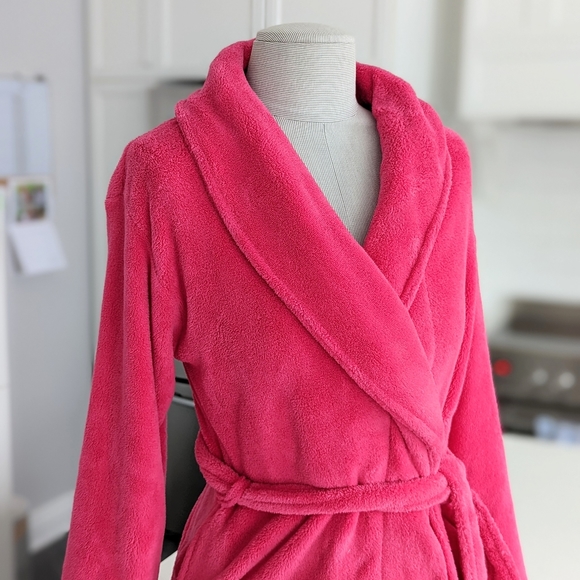 Beautiful and soft long pink bath robe - Picture 1 of 3
